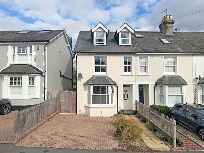 3 Bedroom End Of Terrace House For Sale In Brambletye Park Road, Redhill, RH1
