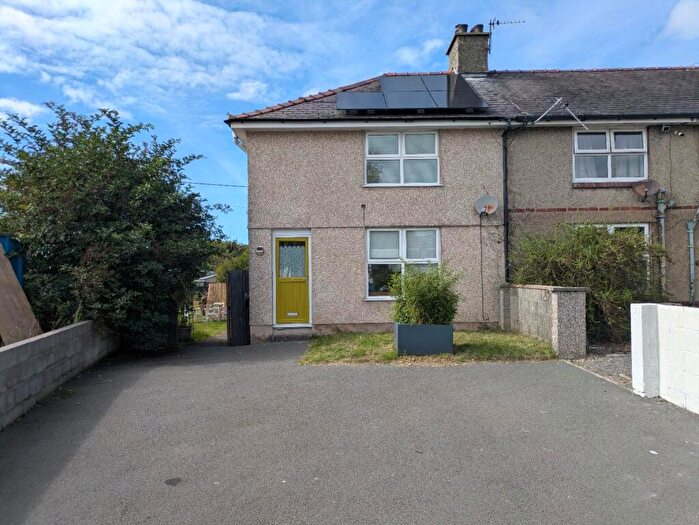 4 Bedroom End Of Terrace House For Sale In Glan Waun, Llanddaniel, Anglesey, LL60