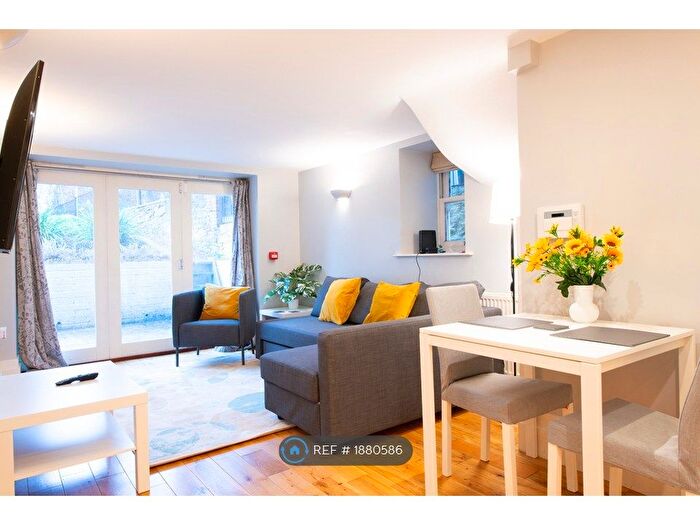 3 Bedroom Flat To Rent In Queens Avenue, Bristol, BS8