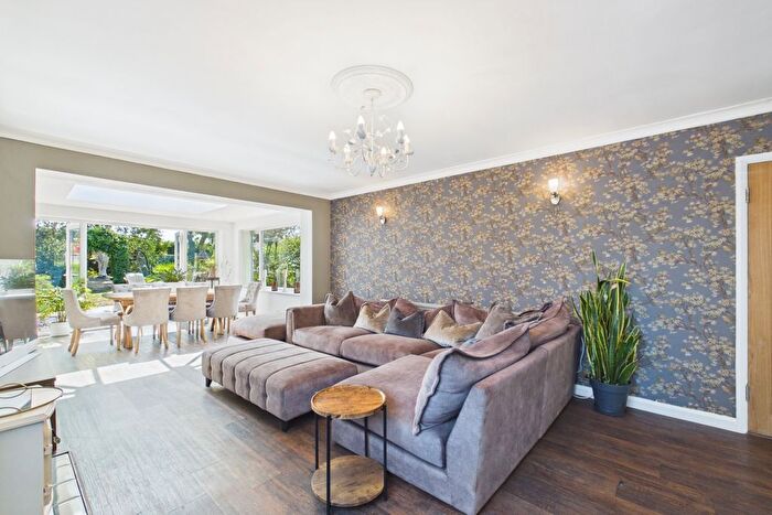 4 Bedroom Semi-Detached House For Sale In Hall Rise Haxby, Haxby, York, North Yorkshire, YO32