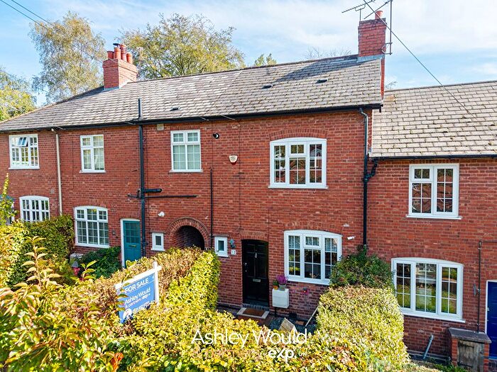 3 Bedroom Terraced House For Sale In North Pathway, Birmingham, B17