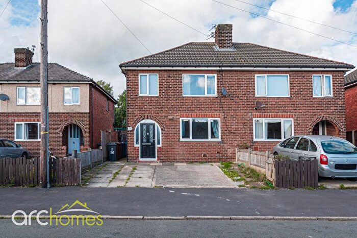 3 Bedroom Semi-Detached House For Sale In Warwick Road, Atherton, M46