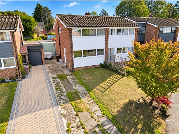 3 Bedroom Semi-Detached House For Sale In Lyon Road, Crowthorne, Berkshire, RG45