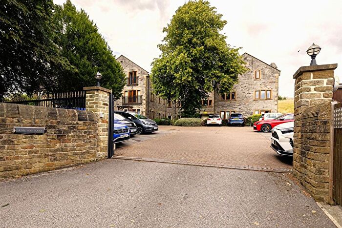 2 Bedroom Flat For Sale In Lime Tree Court, Grimescar Road, Huddersfield, HD2