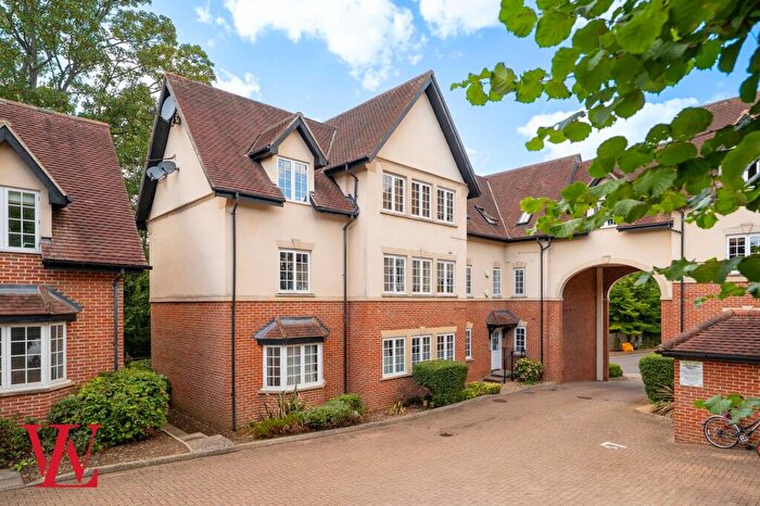 2 Bedroom Flat For Sale In Windmill Close, Stansted, CM24