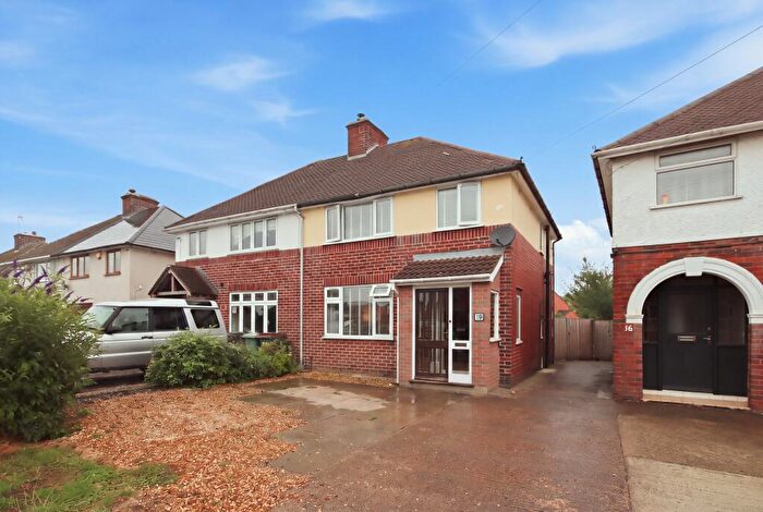 3 Bedroom Semi-Detached House To Rent In Ashover Road, Old Tupton, Derbyshire, S42