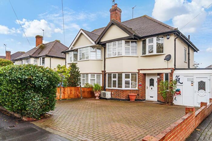 3 Bedroom Semi-Detached House For Sale In Stoneleigh Park Road, Stoneleigh, KT19