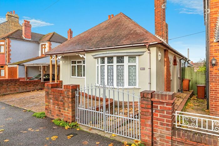 4 Bedroom Detached House For Sale In Third Avenue, Gillingham, Kent, ME7
