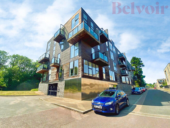 2 Bedroom Flat For Sale In Kingfisher Way, Cambridge, CB2