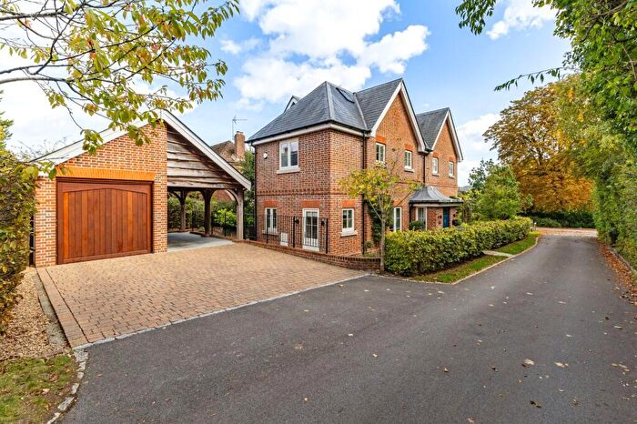 4 Bedroom Detached House For Sale In Dunfords Acre, Twyford, Winchester, Hampshire, SO21