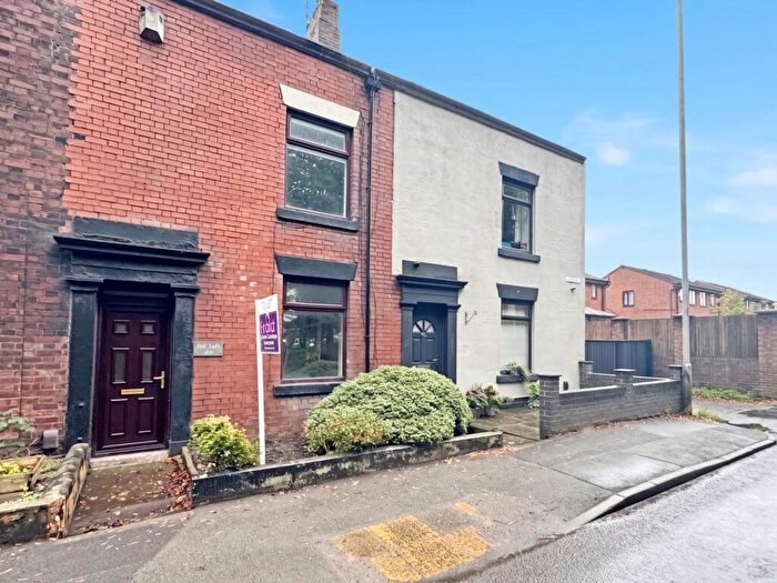 3 Bedroom Terraced House To Rent In The Goats, Shaw, OL2