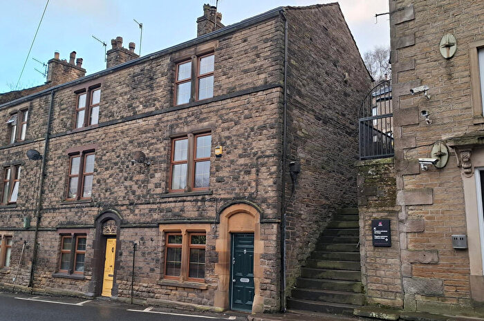 3 Bedroom End Of Terrace House For Sale In Millgate, Delph, OL3
