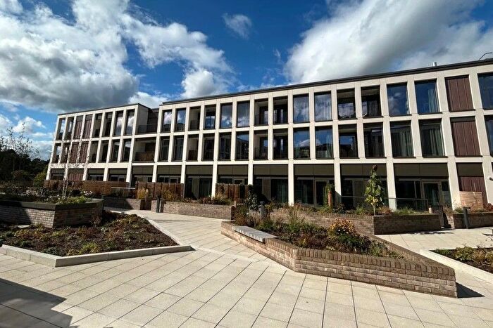 1 Bedroom Flat To Rent In Woking, Surrey, GU21