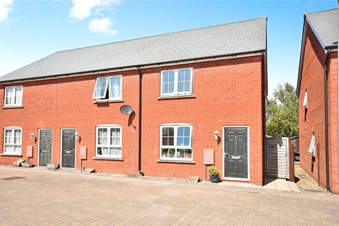 3 Bedroom End Of Terrace House For Sale In Hay Webb Close, Exeter, Devon, EX1