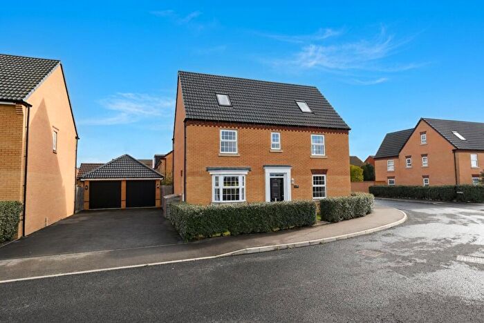 6 Bedroom Detached House For Sale In Saxon Way, Warboys, PE28