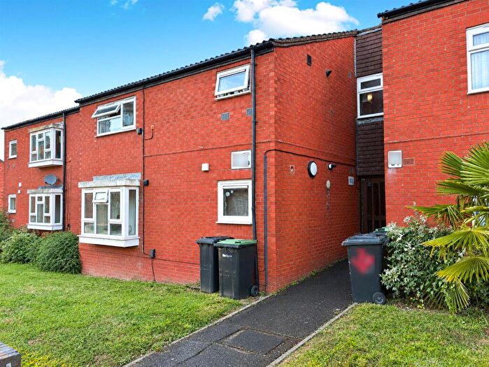1 Bedroom Flat To Rent In Grafton Street, Kettering, NN16