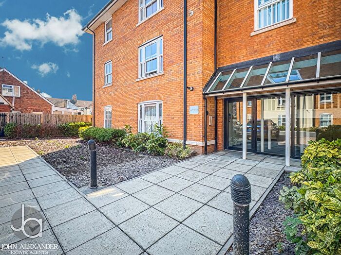 2 Bedroom Flat For Sale In Main Road, Harwich, CO12