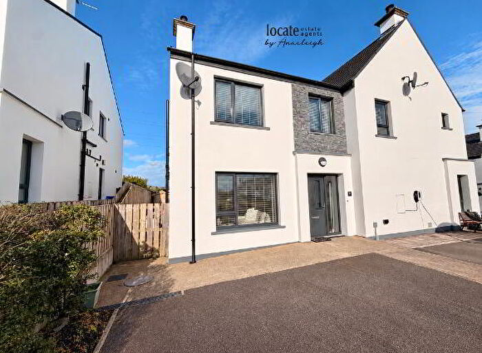 3 Bedroom Semi-Detached House For Sale In Tullyardan Square, Derry, BT48