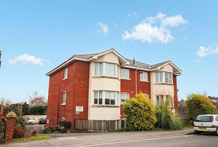 2 Bedroom Flat To Rent In Mount Pleasant Road, Exeter, EX4