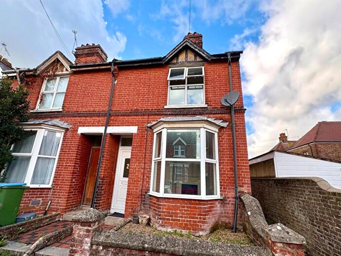 3 Bedroom End Of Terrace House To Rent In Linden Road, Littlehampton, BN17