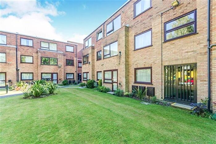 1 Bedroom Flat To Rent In Homeleigh House, Bournemouth, BH8