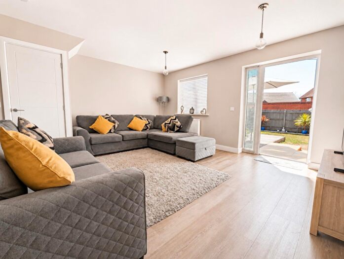 3 Bedroom End Of Terrace House For Sale In Chalk Way, Drayton, PO6