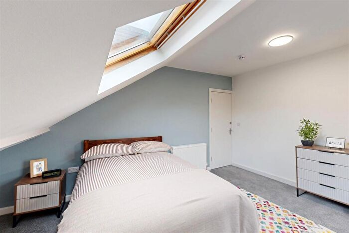 4 Bedroom Flat To Rent In Chestnut Avenue, Hyde Park, Leeds, LS6