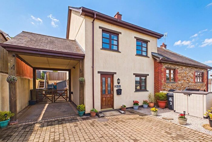 3 Bedroom Semi-Detached House For Sale In Rectory Road, Morchard Bishop, EX17