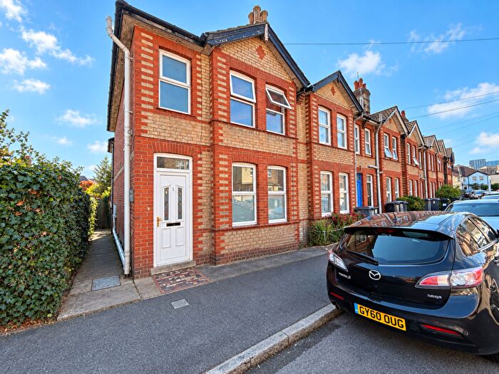 4 Bedroom End Of Terrace House To Rent In Corporation Road, Bournemouth, BH1