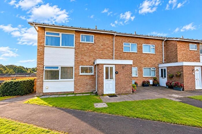 2 Bedroom Flat To Rent In Rowan Drive, Highcliffe, Dorset., BH23