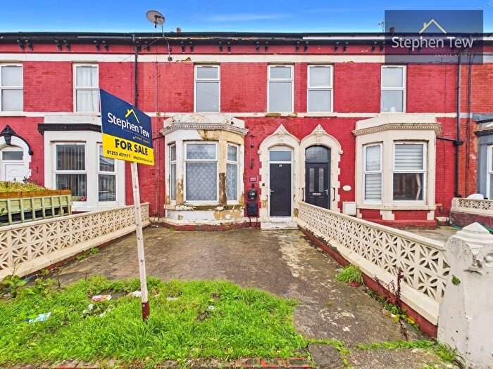 5 Bedroom Terraced House For Sale In Carshalton Road, Blackpool, FY1