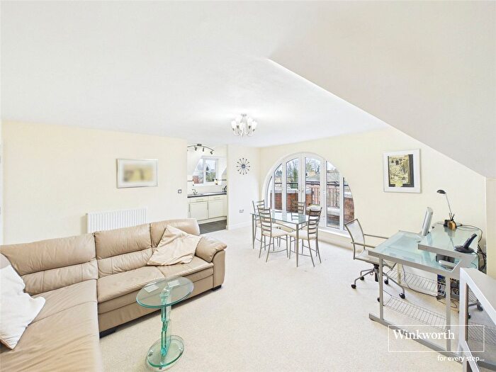 2 Bedroom Flat For Sale In Silver Street, Reading, Berkshire, RG1