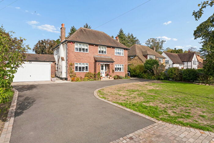 4 Bedroom Detached House For Sale In Clevehurst Close, Stoke Poges, Buckinghamshire, SL2