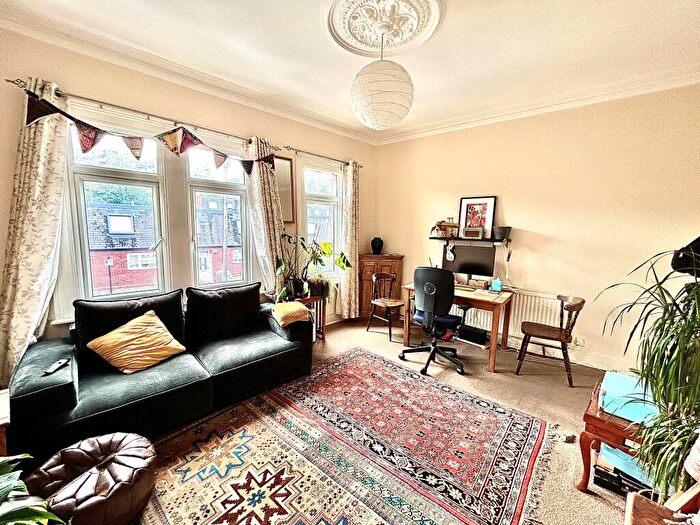 1 Bedroom Flat To Rent In Vale Road, Finsbury Park, N4