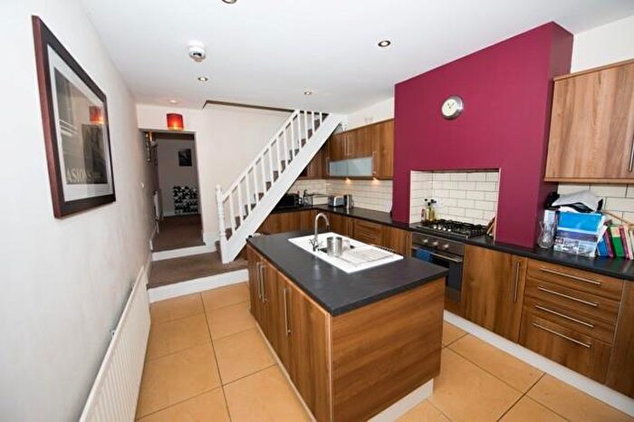 3 Bedroom Town House To Rent In Louth Road, Sheffield, S11