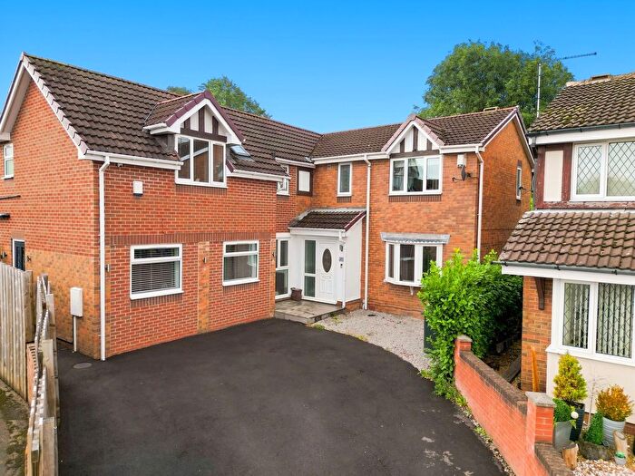 6 Bedroom Detached House For Sale In Peacock Close, Killamarsh, S21
