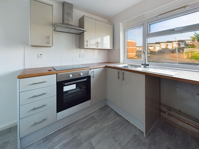 3 Bedroom Flat To Rent In Hawe Close, Canterbury, CT2