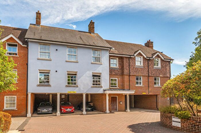 2 Bedroom Flat For Sale In Elim Close, Bishops Waltham, Southampton, Hampshire, SO32