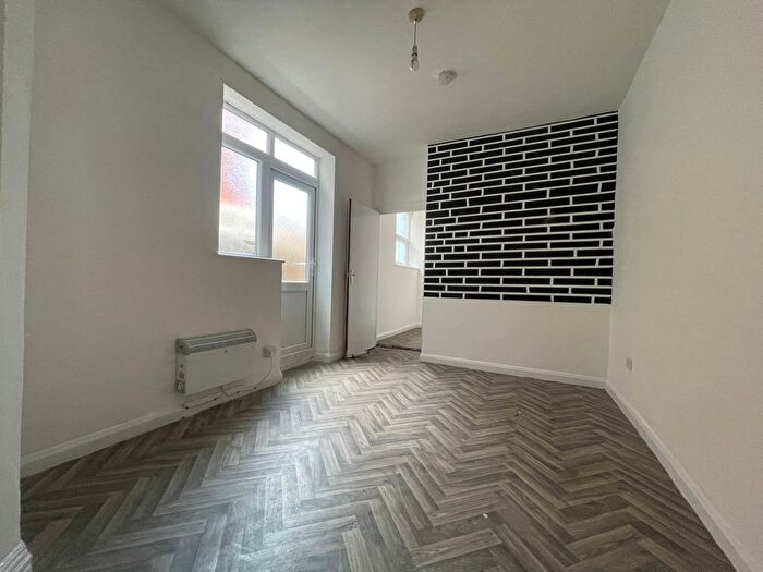 Studio To Rent In Ashburnham Road, Luton, LU1