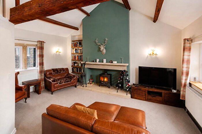 4 Bedroom Terraced House For Sale In St. Marys Gate, Uppermill, Saddleworth, OL3