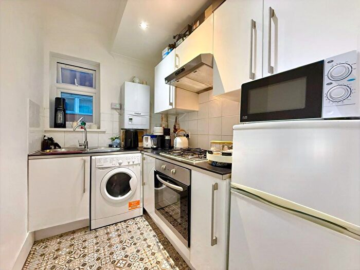 1 Bedroom Flat To Rent In Maud Road, London, E13
