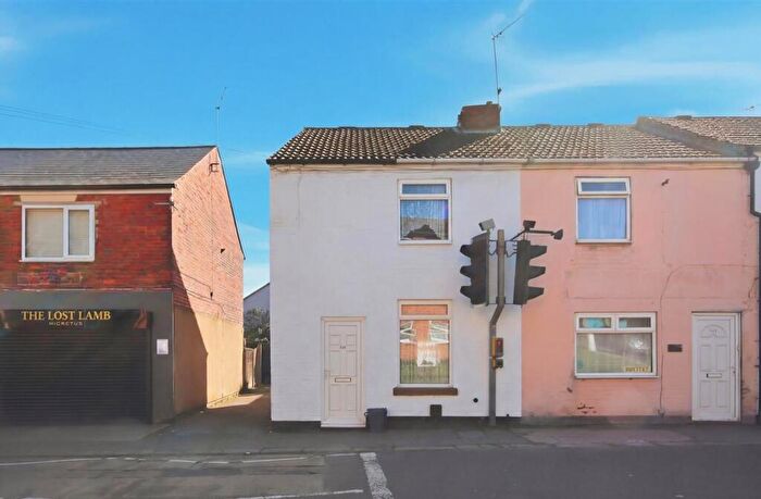 2 Bedroom End Of Terrace House To Rent In High Street, New Whittington, Derbyshire, S43