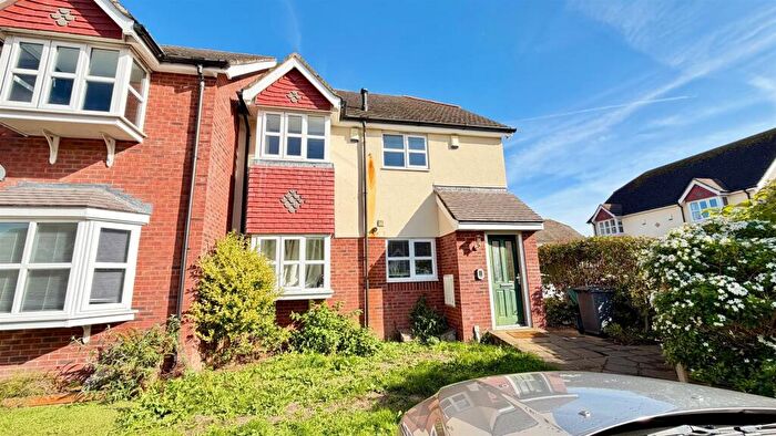 2 Bedroom Apartment For Sale In Gwel Yr Afon, Llandudno Junction, LL31