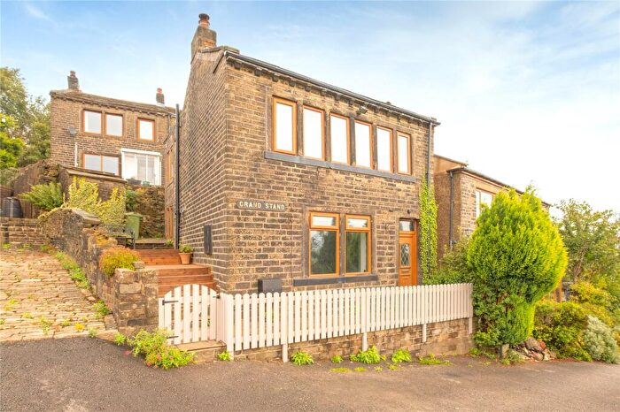 3 Bedroom Detached House For Sale In Grand Stand, Scapegoat Hill, Huddersfield, HD7