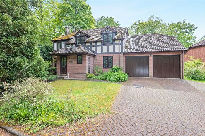 5 Bedroom Detached House For Sale In Burleigh Drive, Maidstone, ME14