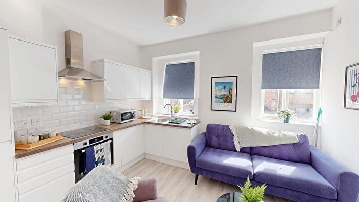 3 Bedroom Flat To Rent In Flat, /, Park Street, BS1