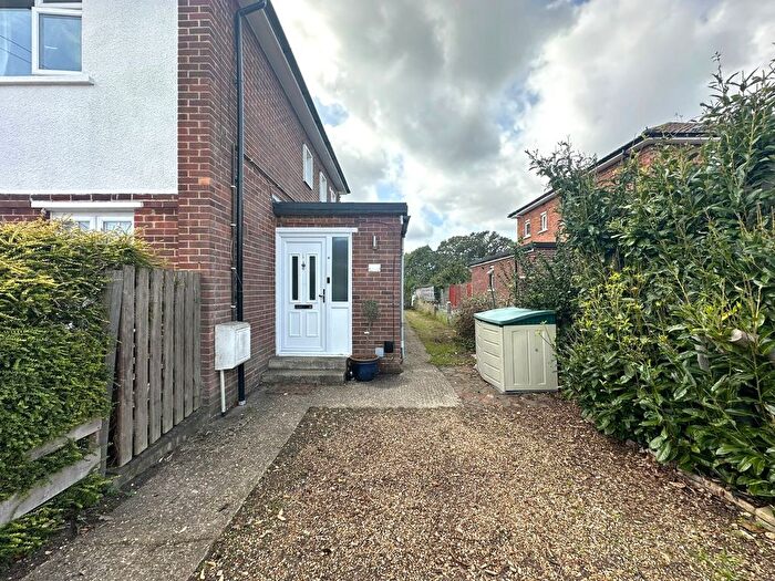 2 Bedroom Maisonette To Rent In Hillson Drive, Fareham, Hampshire, PO15