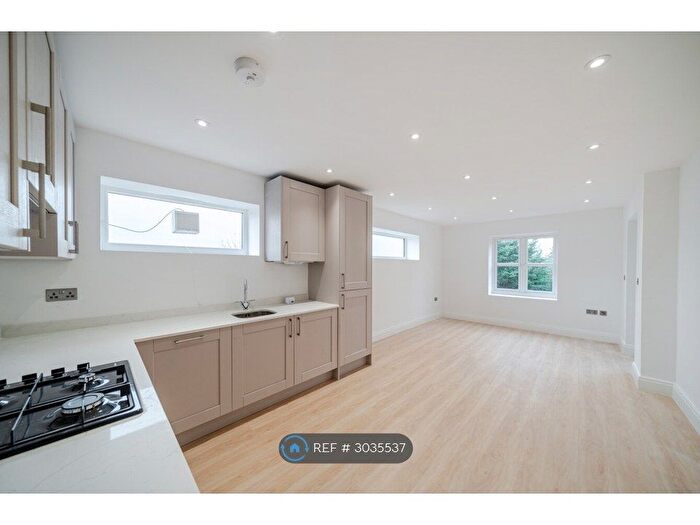 1 Bedroom Flat To Rent In West Hill, Croydon, CR2