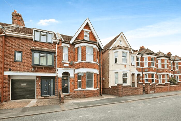 1 Bedroom Flat To Rent In Silverdale Road, Southampton, SO15