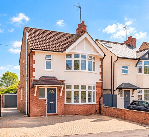 3 Bedroom Detached House For Sale In Wing Road, Leighton Buzzard, Bedfordshire, LU7